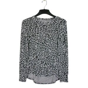 Cuddl Duds Softknit Top Womens S XS Gray Leopard Print Long Sleeve Thumbholes